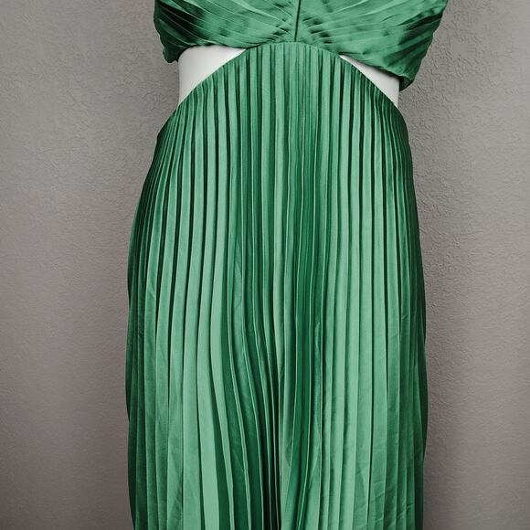 Abercrombie and Fitch Giselle Pleated Cutout Maxi Green Dress NWT Size MT - Picture 7 of 15